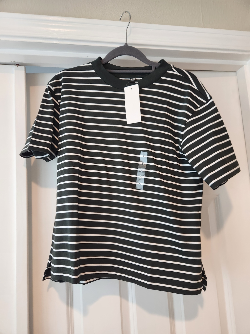 Uniqlo AIRism Green & White Horizontal Stripe Short Sleeve Boxy Tee